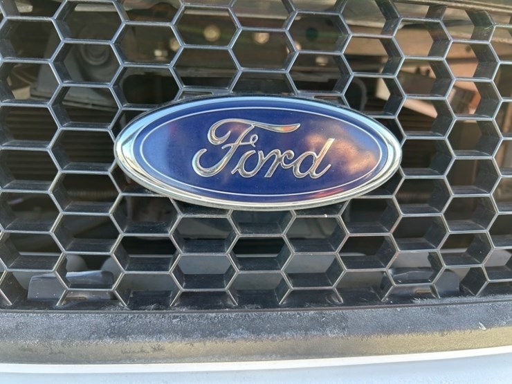 2007-ford-crown-victoria-sedan-image-9