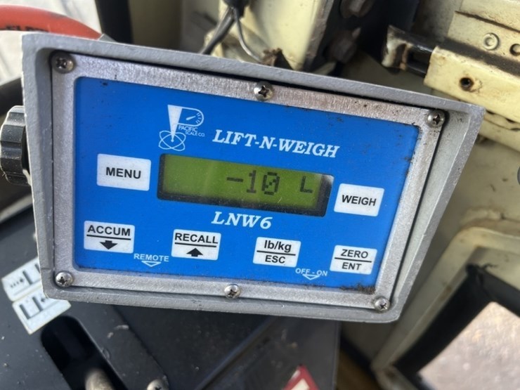 1986-yale-gdp070lc-forklift-image-13