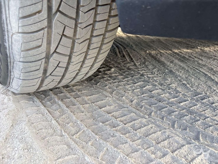 2017-ford-explorer-image-30