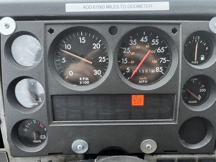 2000-freightliner-fl50-image-22