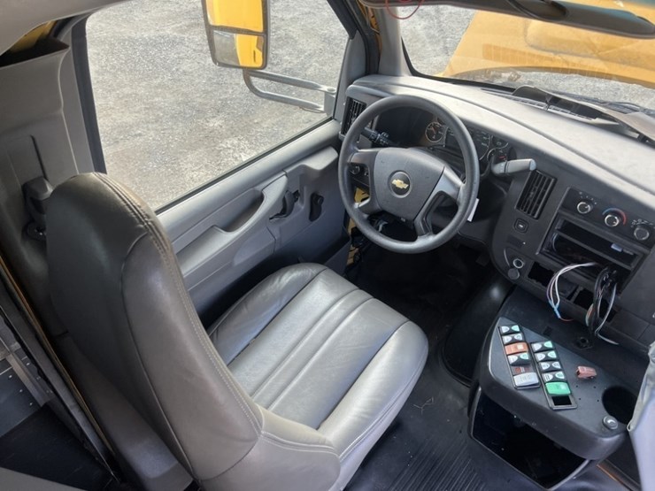 2012-chevrolet-express-school-bus-image-24