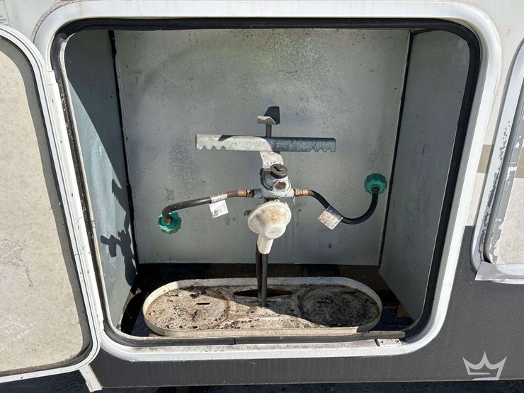 2013-keystone-laredo-la329re13-37ft.-t/a-fifth-wheel-travel-trailer-image-47