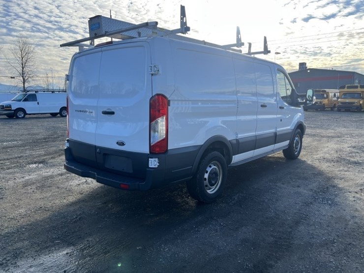 2016-ford-transit-image-4