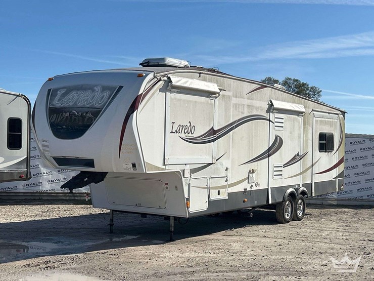 2013-keystone-laredo-la329re13-37ft.-t/a-fifth-wheel-travel-trailer-image-1