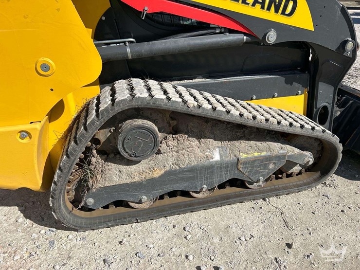 2023-new-holland-c327-image-12