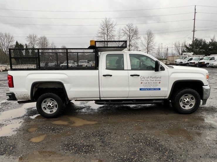 2015-gmc-sierra-crew-cab-4x4-pickup-image-3