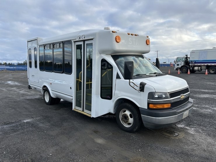 2012-chevrolet-express-paratransit-bus-image-7