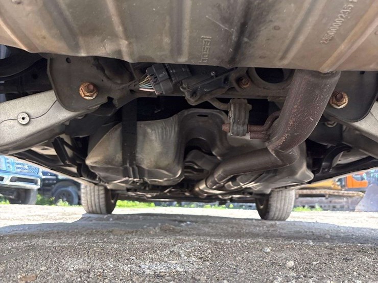 2010-cadillac-srx-image-27