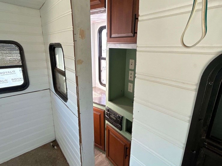 2013-keystone-laredo-la329re13-37ft.-t/a-fifth-wheel-travel-trailer-image-18
