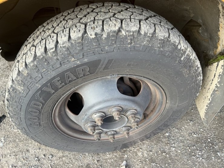 2012-chevrolet-express-school-bus-image-15