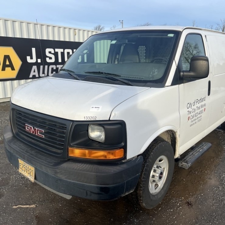 2012 GMC Savana Cargo Van