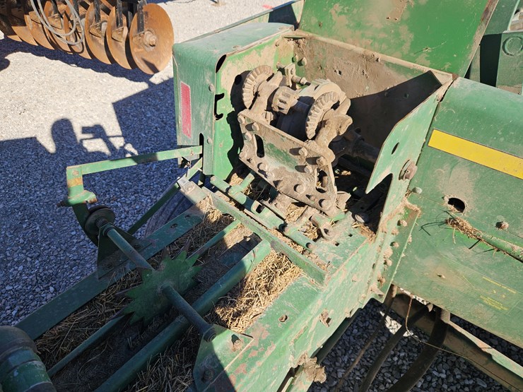 john-deere-338-image-7