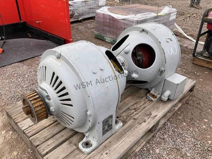 (2)-fairbanks-15kw-belt-drive-generators-image-4