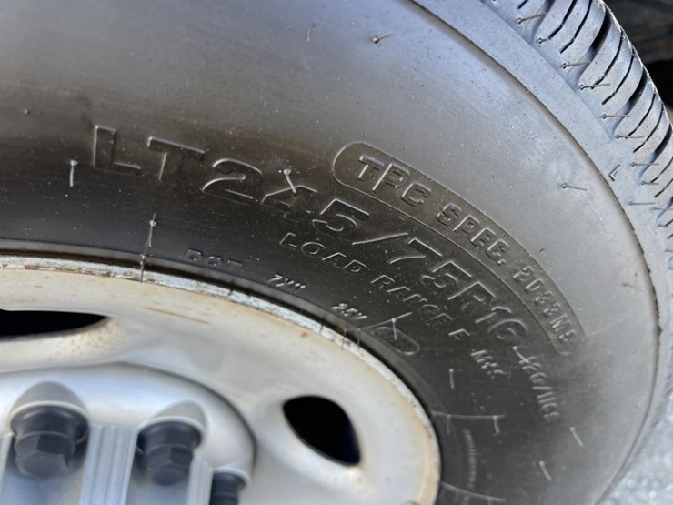 2019-gmc-savana-cargo-van-image-18