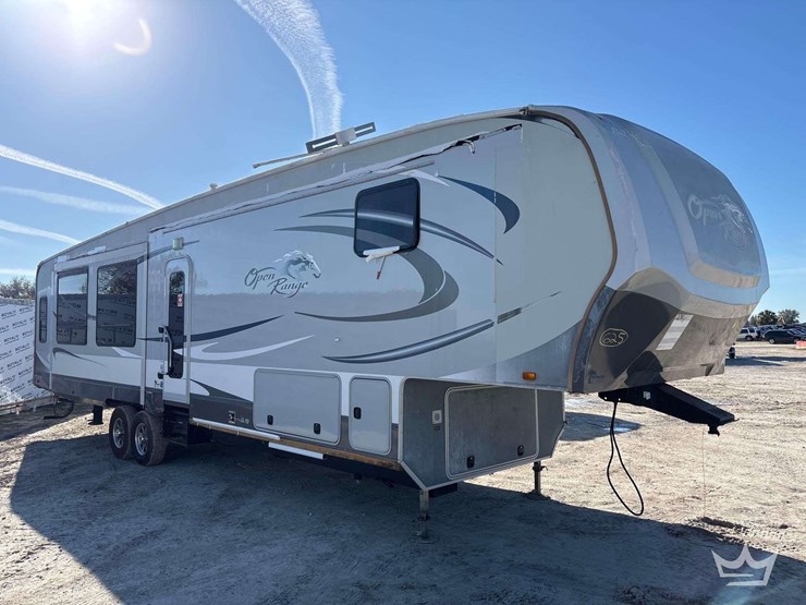2011-open-range-424rls-42ft.-5th-wheel-t/a-travel-trailer-image-2