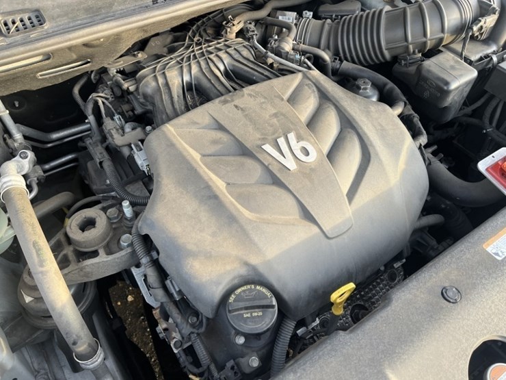 2012-kia-sedona-image-10