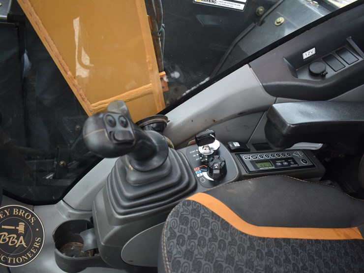 2022-case-cx75csr-image-15