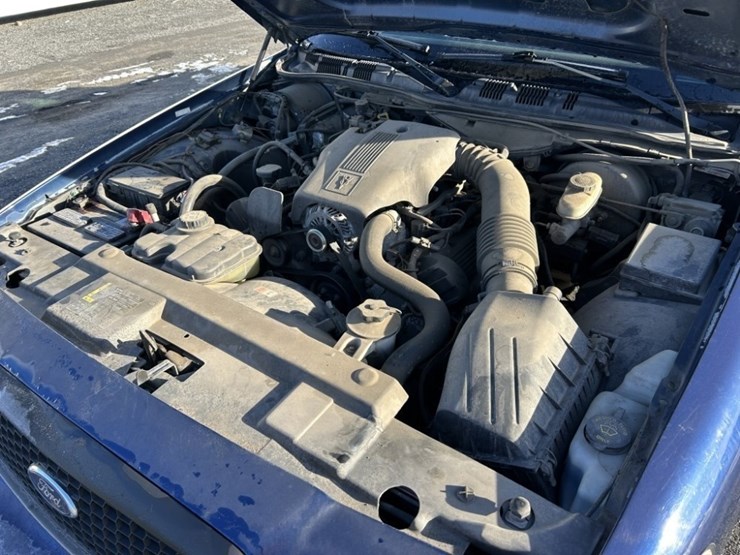 2004-ford-crown-victoria-sedan-image-34