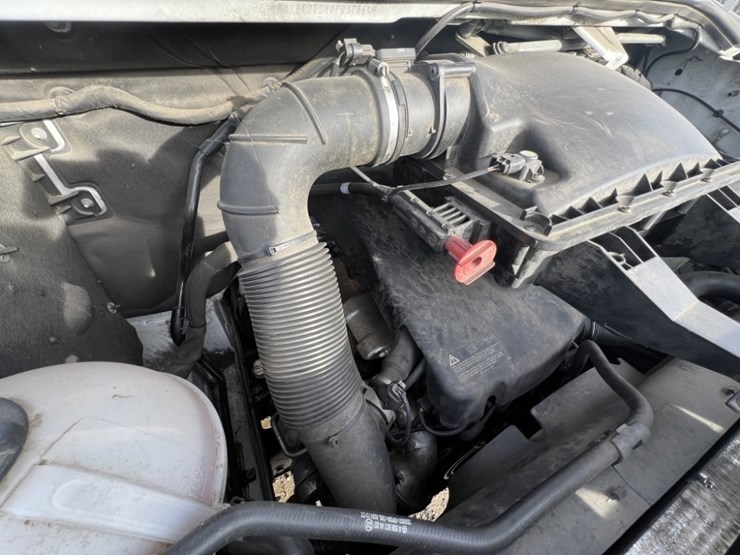 2016-mercedes-benz-sprinter-2500-image-12