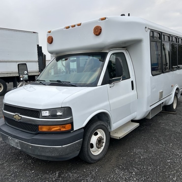 2011 Chevrolet Express Paratransit Bus