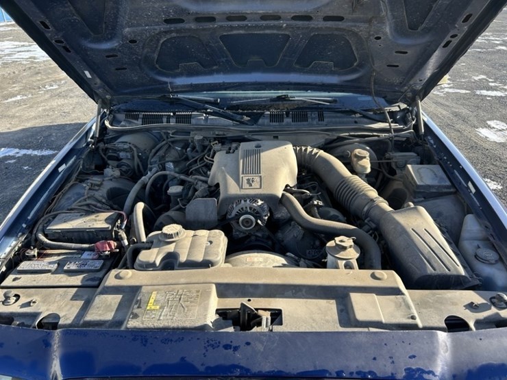 2004-ford-crown-victoria-sedan-image-35