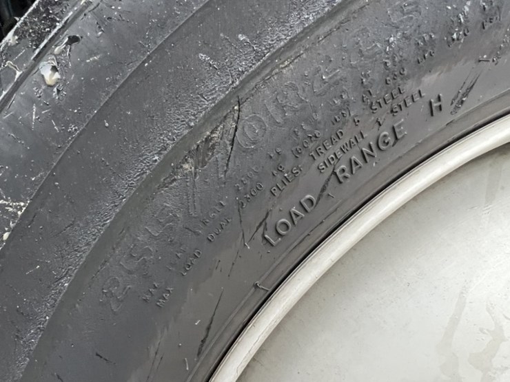 2012-freightliner-m2-bucket-truck-image-13