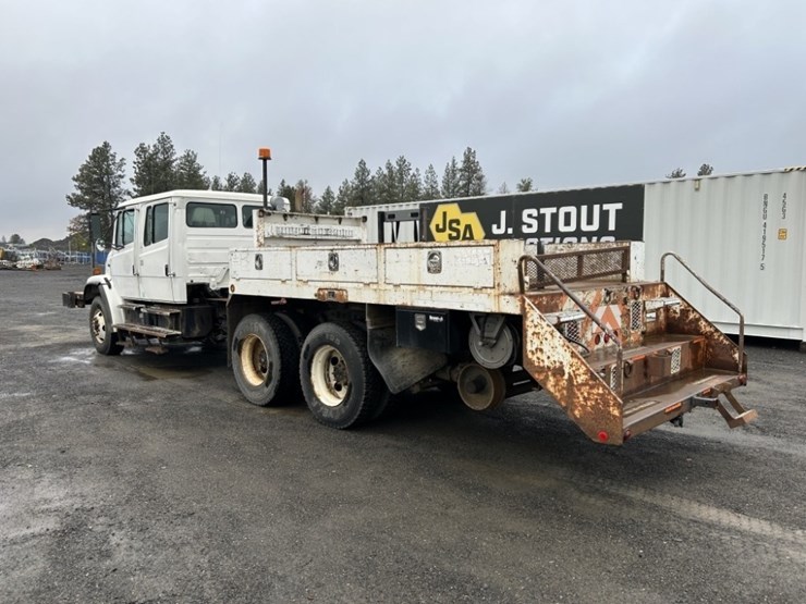 2001-freightliner-fl80-image-3