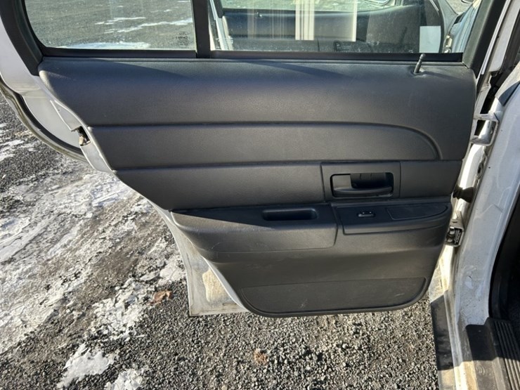 2007-ford-crown-victoria-sedan-image-23