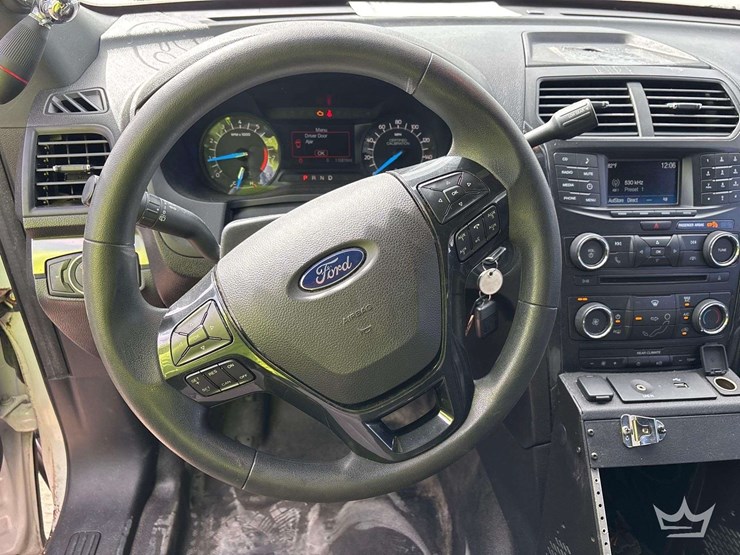 2018-ford-explorer-image-13