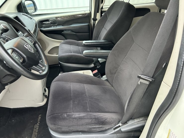 2011-dodge-grand-caravan-image-20