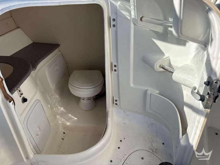 2013-larson-lxi292-29ft.-boat-with-t/a-loadmaster-boat-trailer-image-11