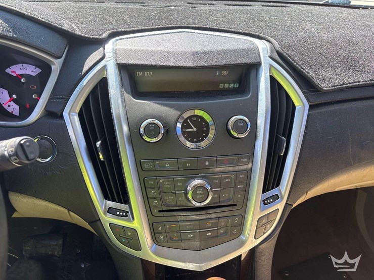 2010-cadillac-srx-image-15