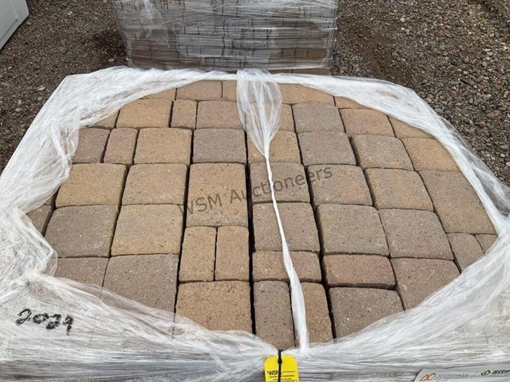 pallet-of-stone-pavers-image-5