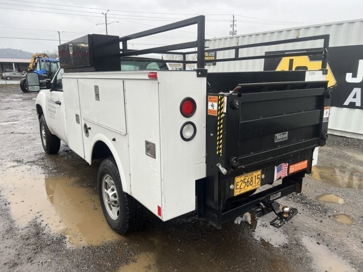 2012-gmc-sierra-utility-truck-image-6