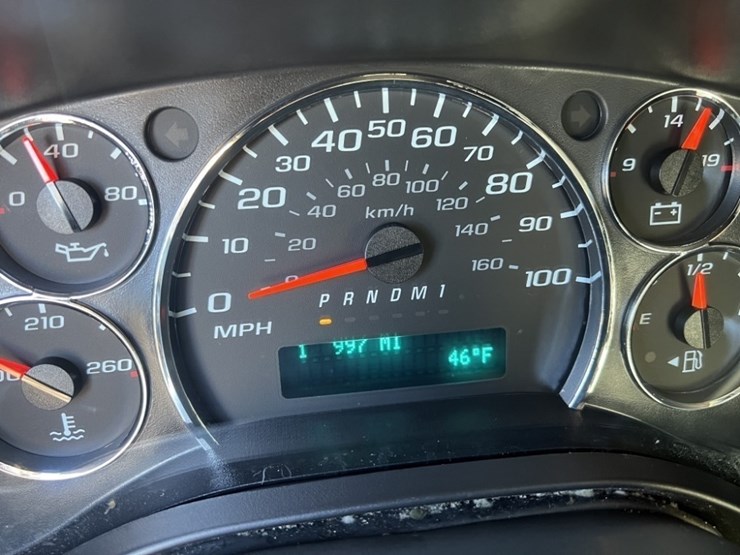 2019-gmc-savana-cargo-van-image-29