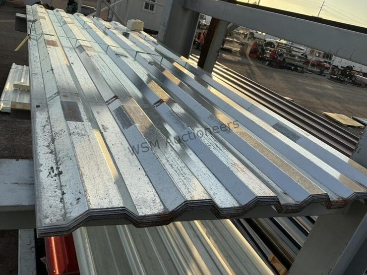 (20)-3.7ft-x-9.8ft-metal-plate-container-side-image-2