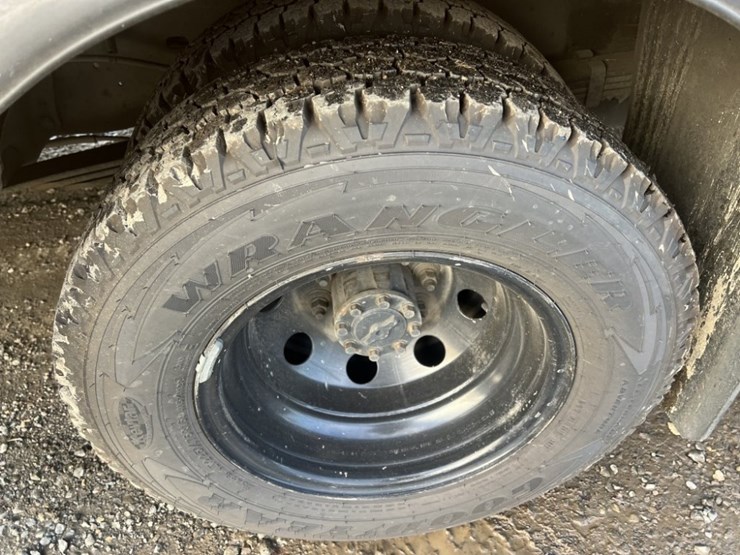 2004-ford-e350-sd-image-16