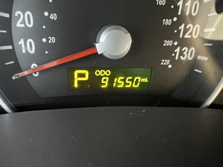 2012-kia-sedona-image-25