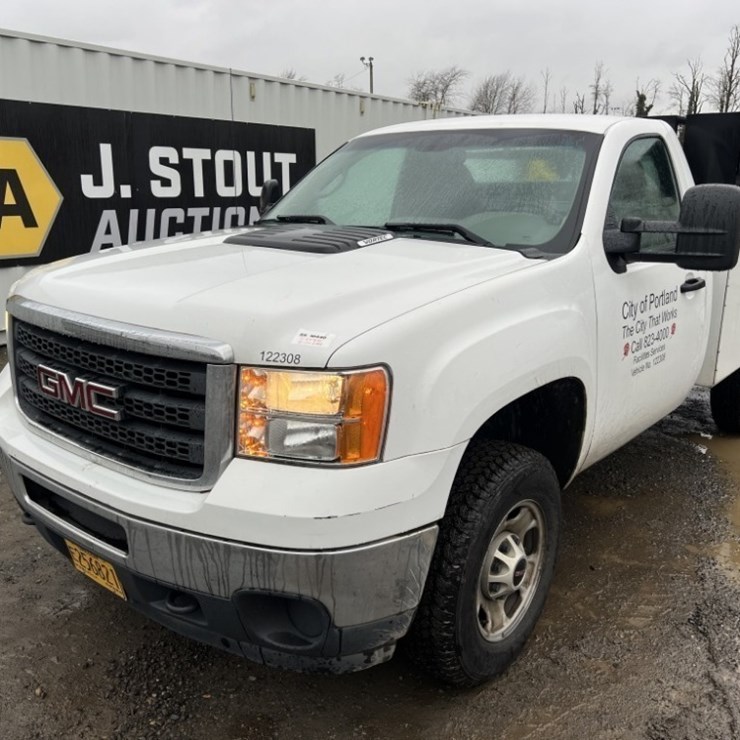 2012 GMC Sierra Utility Truck