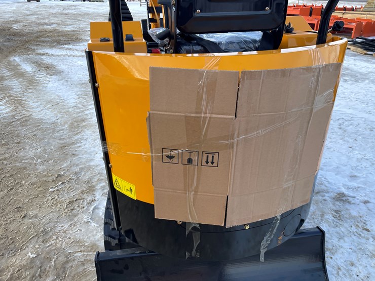 #200-•-miva-va15-mini-excavator-image-44