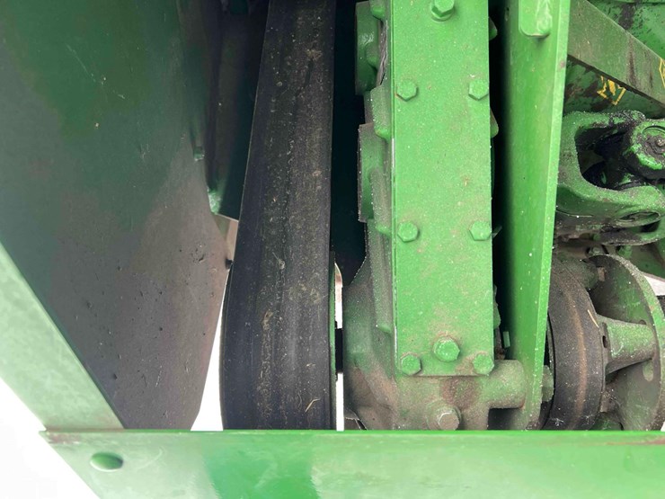 2024-john-deere-w235r-image-22