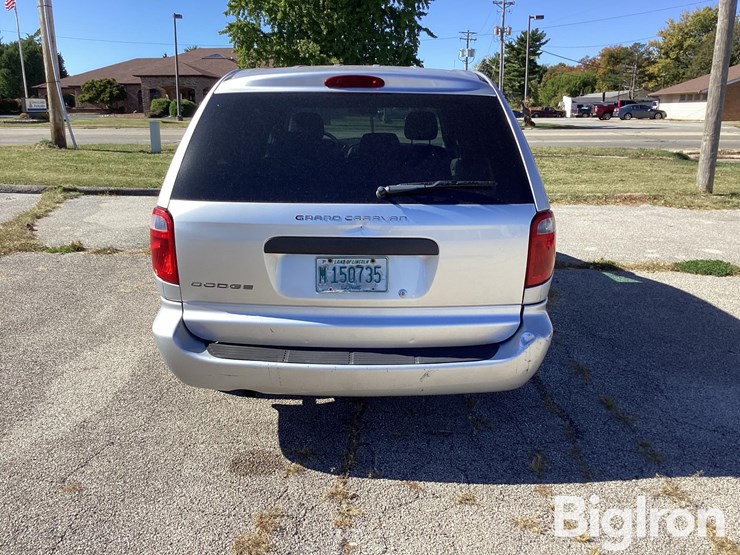 2005-dodge-grand-caravan-sport-image-7