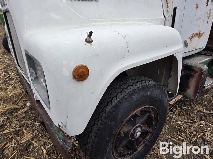 1971-mack-r685s-image-9