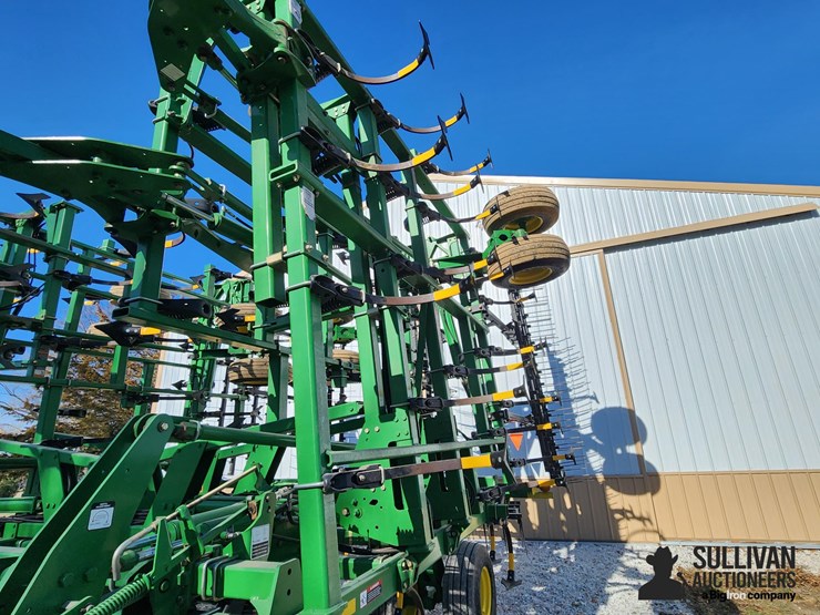 2010-john-deere-2210-image-13