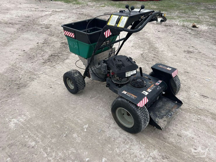 lesco-self-propelled-commercial-spreader-image-4