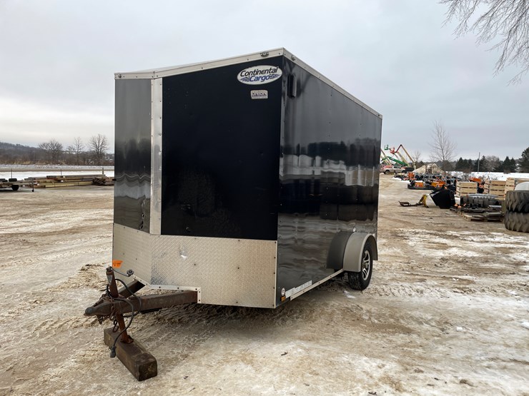 #1014-•-2018-forest-river-12'-enclosed-trailer-(has-certificate-of-origin)-image-1