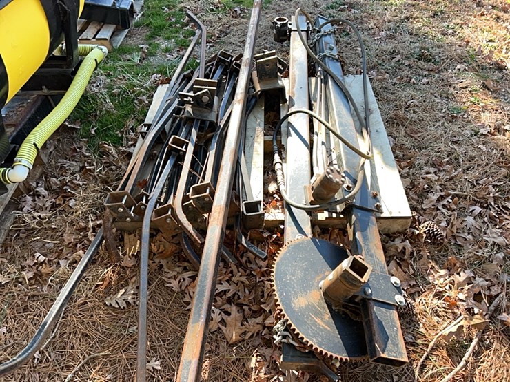 corn-reel,-6-row-hydraulic;-located-at-7241-roxbury-rd,-charles-city,-va,-please-call-804.837.9940-or-804.651.4404-with-questions-image-1