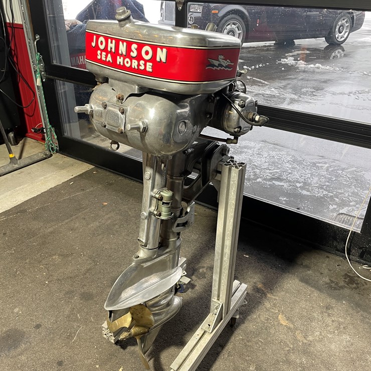 #3816 • Johnson Seahorse P75 Vintage Outboard Boat Motor