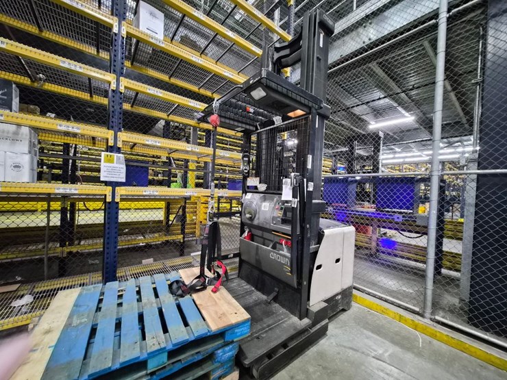 2006-crown-sp3420-30-image-1