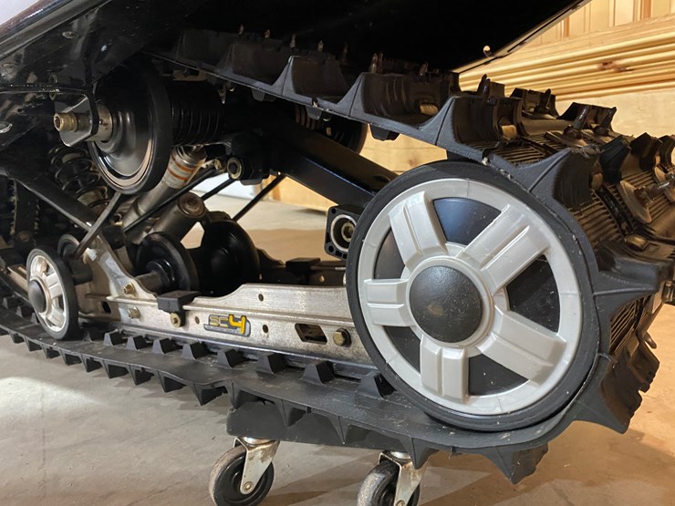 #3789-•-2006-ski-doo-mach-z-1000-sdi-snowmobile-image-12